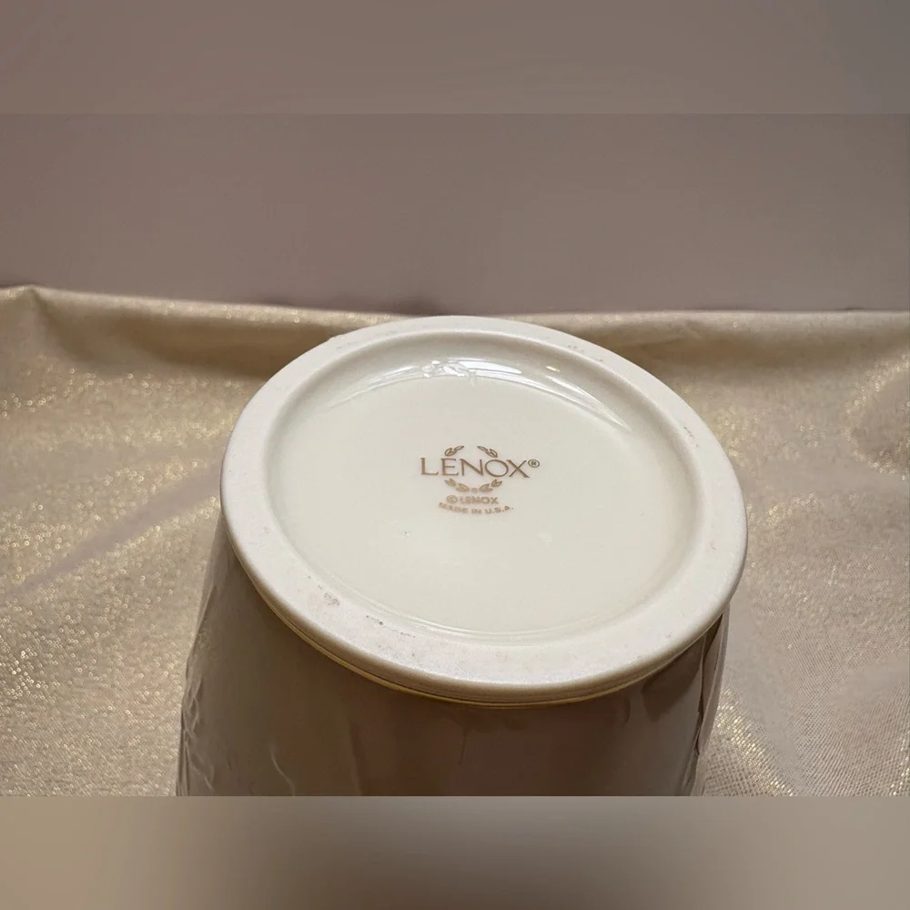 Lenox Masterpiece Small Vase Hand-Decorated w/ 24 Karat Gold Trim